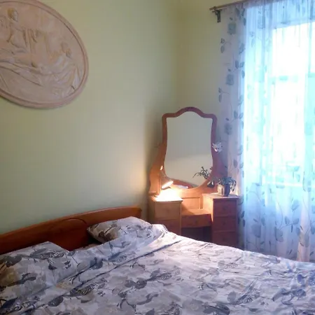 Flat On Sheptytskykh 公寓