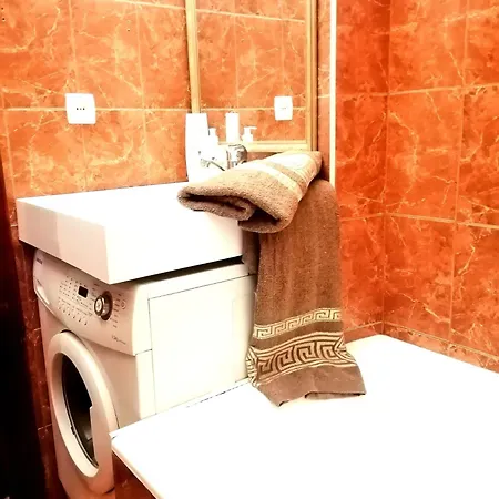 Apartment Flat On Sheptytskykh *