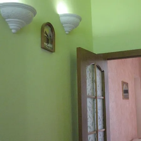 Flat On Sheptytskykh Apartmán *