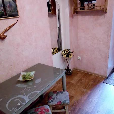 Flat On Sheptytskykh *